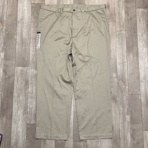 Mens NWT Haggar Classic Fit Sharp Khaki Pants